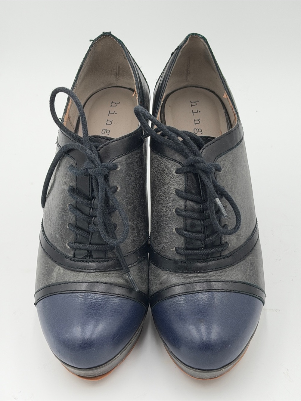 hinge Two-Tone Oxford Heels in Black, Grey and Navy. Size 8.5
